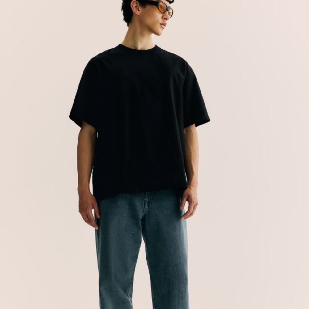 black loose fit tshirt